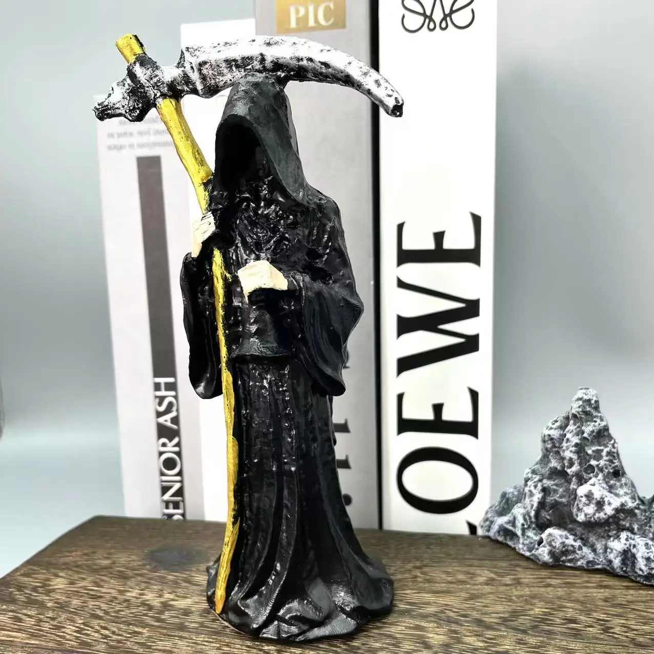 1 قطعة نمط الظلام يده المنجل الموت تمثال حلية ، الحرف الراتنج ، سطح المكتب زينة زخرفية ، الحديثة شخصية زخارف للحانات ، هالوين الديكور