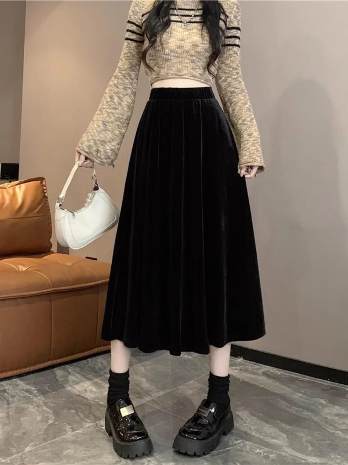 High Waist plus Size Velvet A-Line Midi Skirt for Women Autumn Winter Pear Shaped Body Hip Covering Elegant Office Commute Skirt 2
