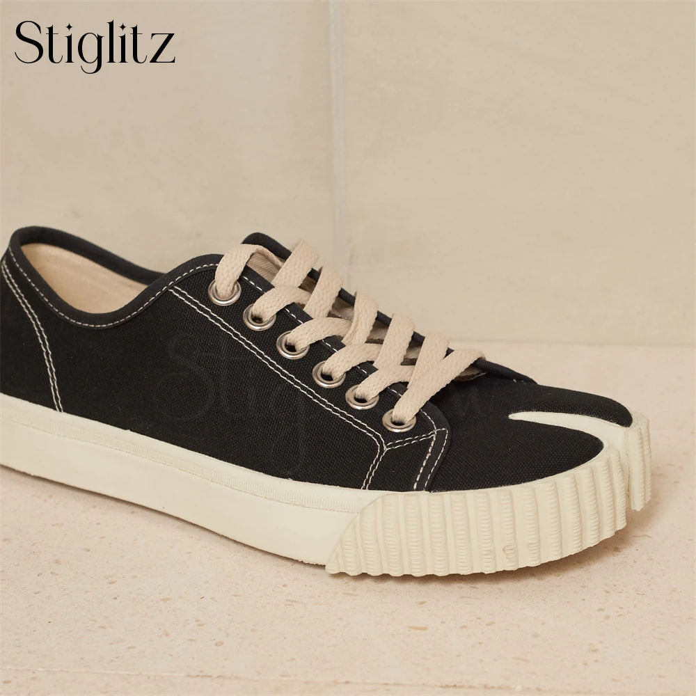 Black Low Tabi Sneakers Ribbed Front Sole Novelty Style Cotton Canvas Lace-Up Sneakers Vintage-Inspired Classic Split Toe Shoes