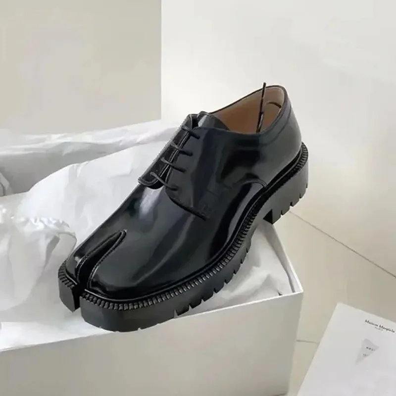 

CHMURY Tabi Shoes Лоферы для мужчин и женщин Повседневная обувь из лакированной кожи с разделенным носком на толстой подошве