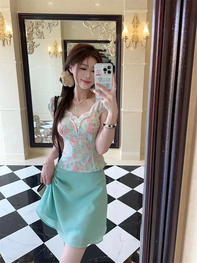 

Mint een, кружевной топ с цветочным принтом, комплект ботиков, летний новый комплект из двух предметов, женский ансамбль Faion ort Sve V-Ne