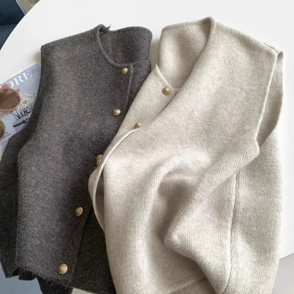 

Fashion Sleeveless Design Knitted Cardigan Solid Color Loose Fit Sweater Vest Crew Neck Korean Cardigan Casual Wear
