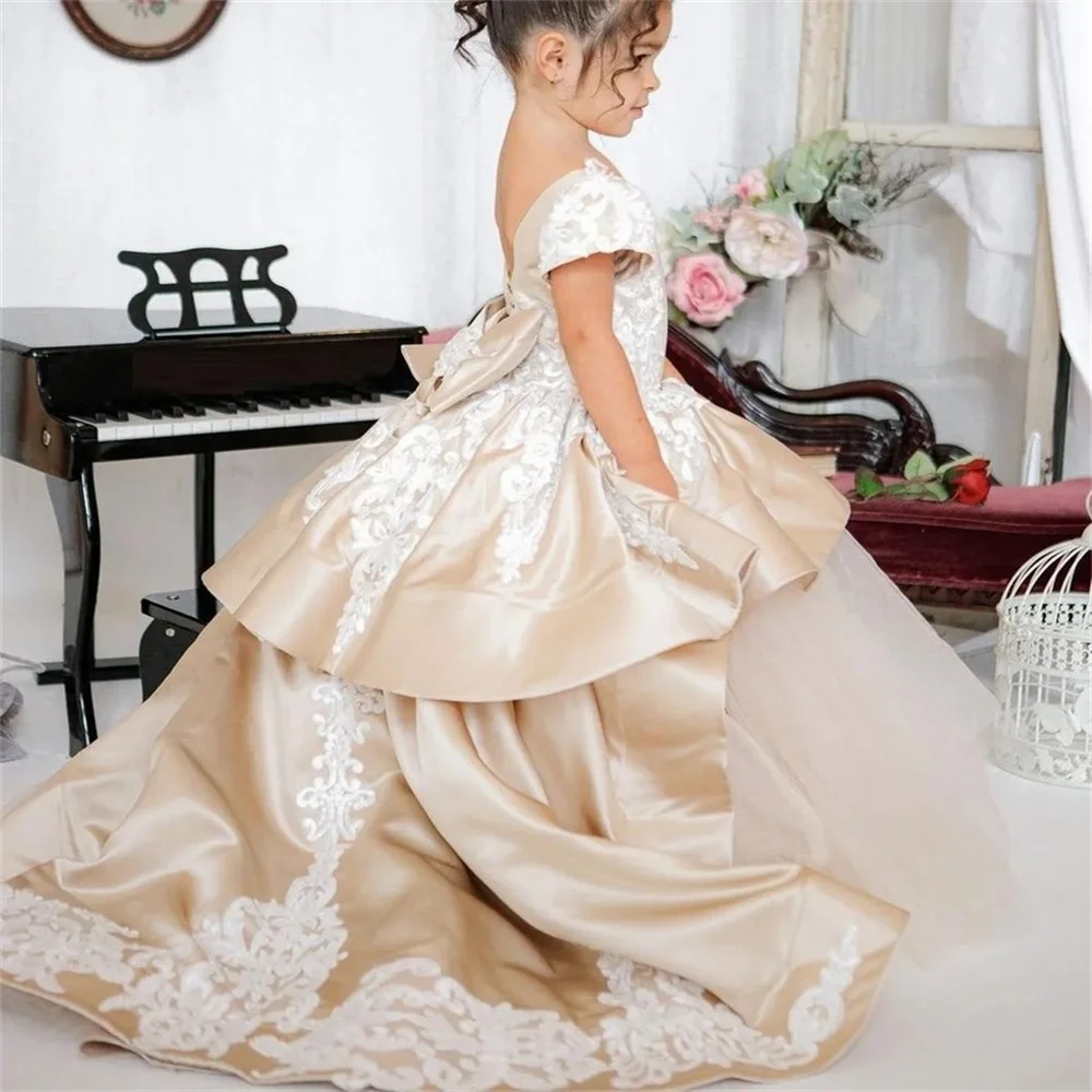 

Champagne Satin Flower Girl Dress For Wedding Puffy Short Sleeve Bow Tulle Appqulies With Bow First Communion Ball Gowns