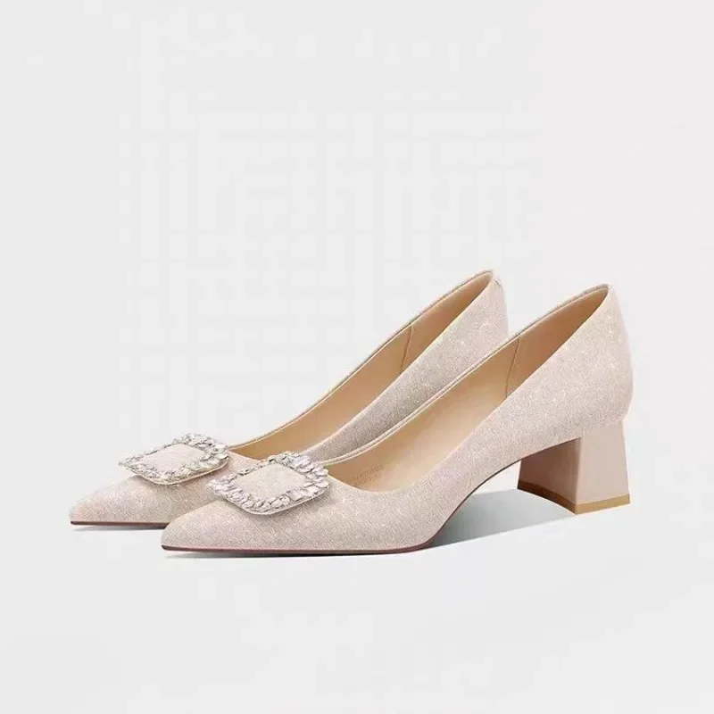 

2025 Summer Block Heel One Strap High Heel Design Sexy Pointed Toe Single Shoes