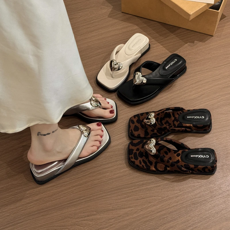 

Pop Summer Fashion Love Clip Toe Women Slippers Fashion Thick Bottom Slides Female Shoes Zapatos De Mujer