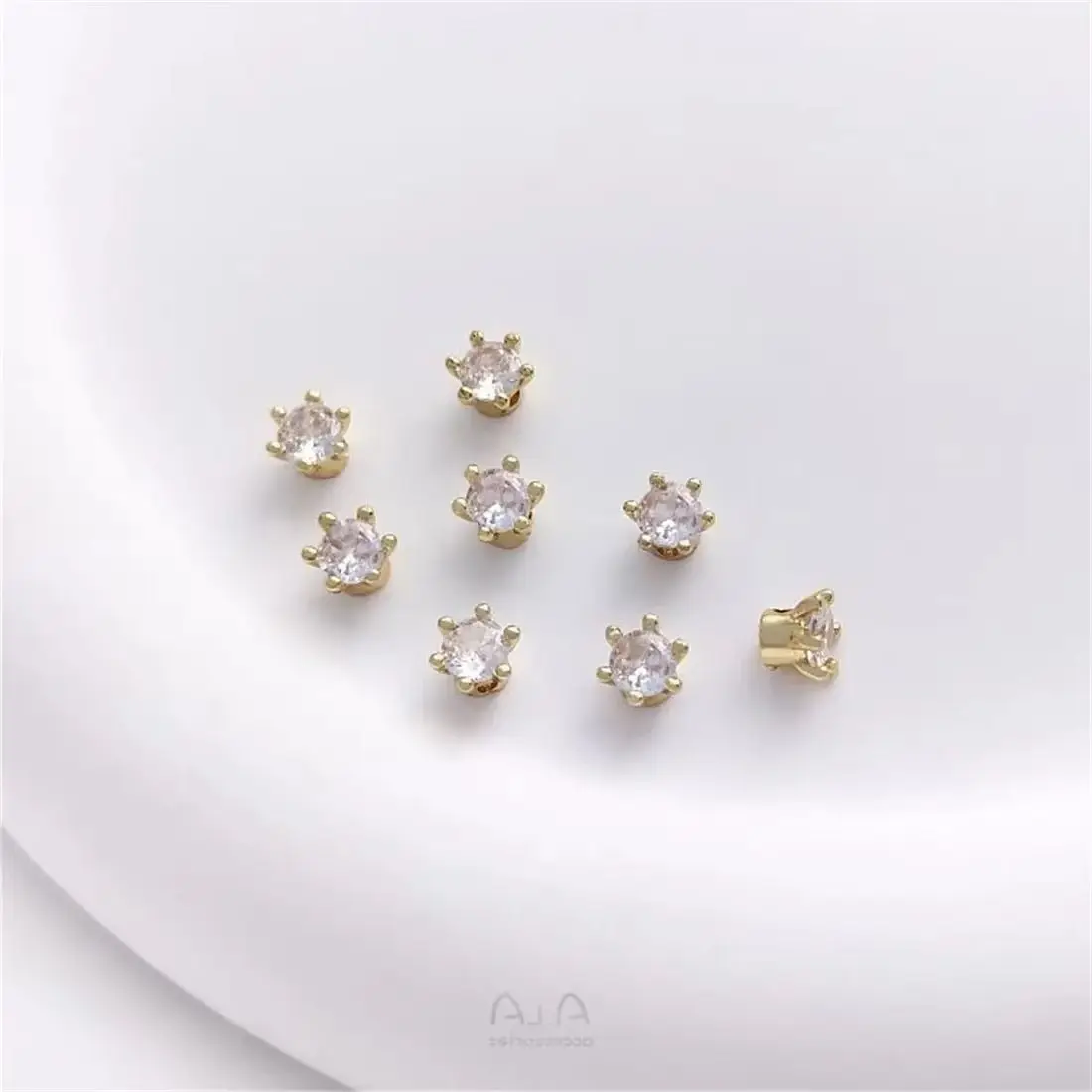 

14K Gold Clawed Zirconium Separated Beads Inlaid with Zirconia Crown Shaped Loose Beads DIY Pearl Bracelet Ear Jewelry Material