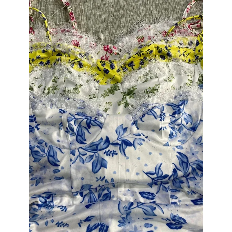 فساتين نسائية قصيرة صيفية مثيرة من الدانتيل الأبيض بدون ظهر فستان شاطئ سهل الارتداء موضة رباط ضيق جديد في الفساتين 2024