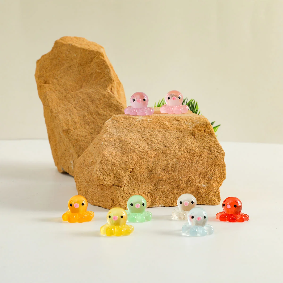 10 szt. Świecące w ciemności urocze ozdoby na biurko z żywicy w kształcie ośmiornicy, rękodzieło DIY, akcesoria do spinek do włosów, breloczków, zabawki