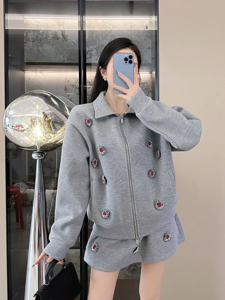 

Костюм-двойка для женщин: юбка с высокой талией и эффектом похудения, кардиган или верхняя одежда, модная весенняя коллекция