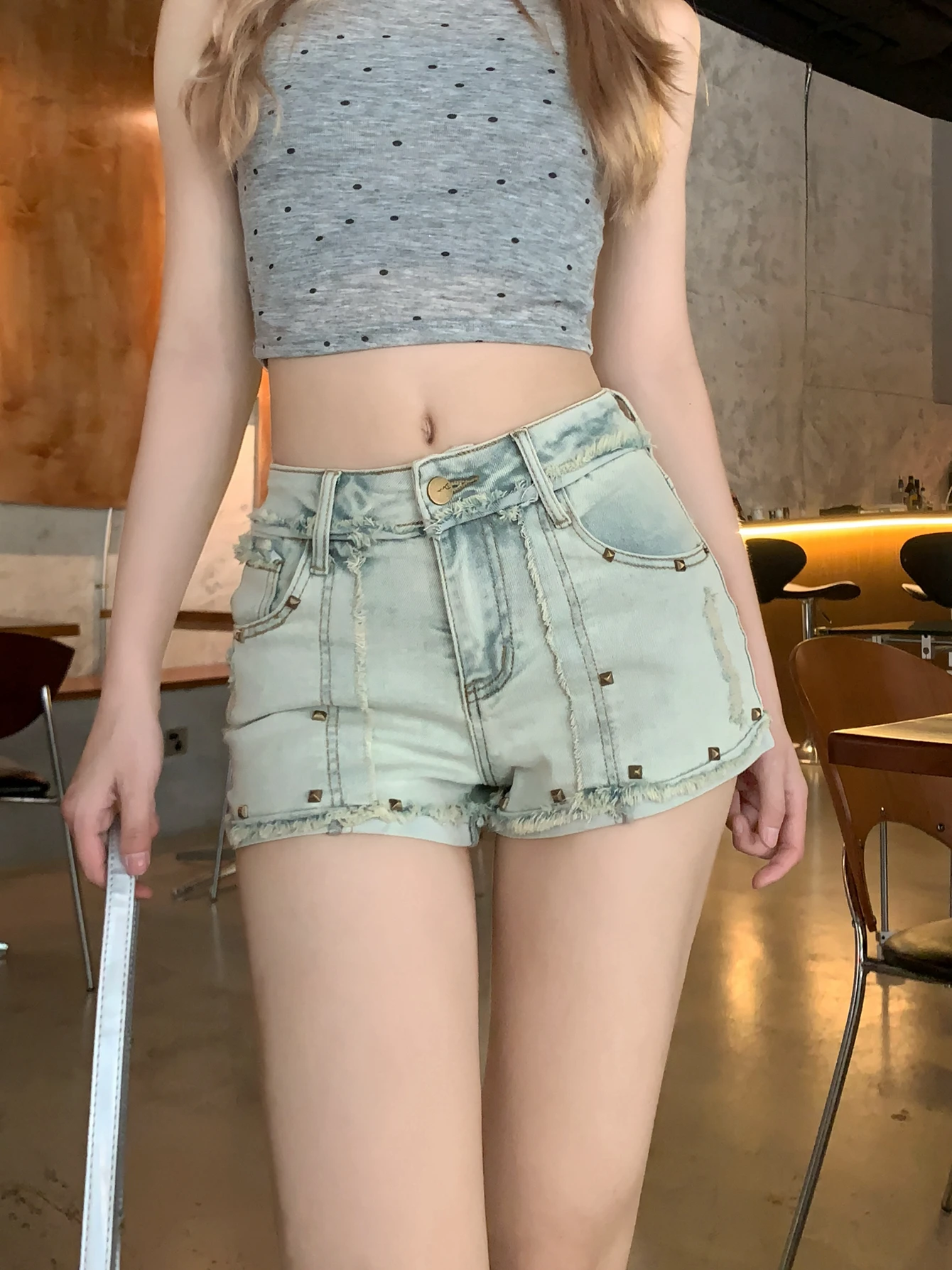 여성 스트릿웨어 핫걸 리벳 데님 반바지 여성 여름 캐주얼 하이웨이스트 슬림 프린지 밑단 데님 숏 팬츠