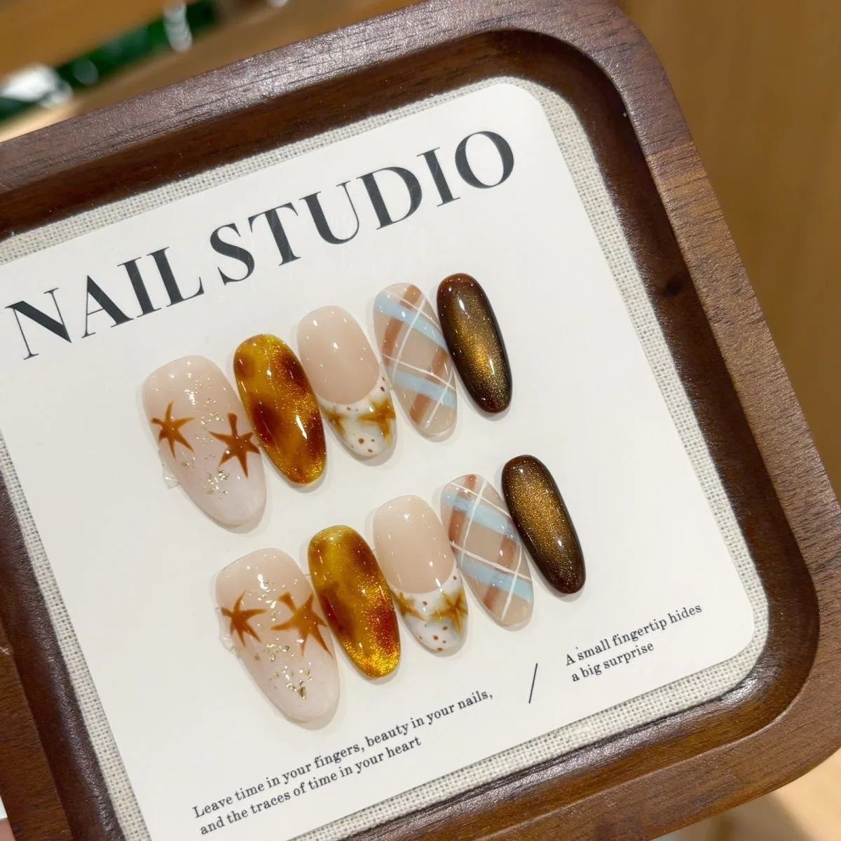 

10pc Handmade Press on Nails Amber-Dye Maple Leaf Blue-Brown Plaid False Nail for Women&Girl Mid-Oval Removable Wearable Nail