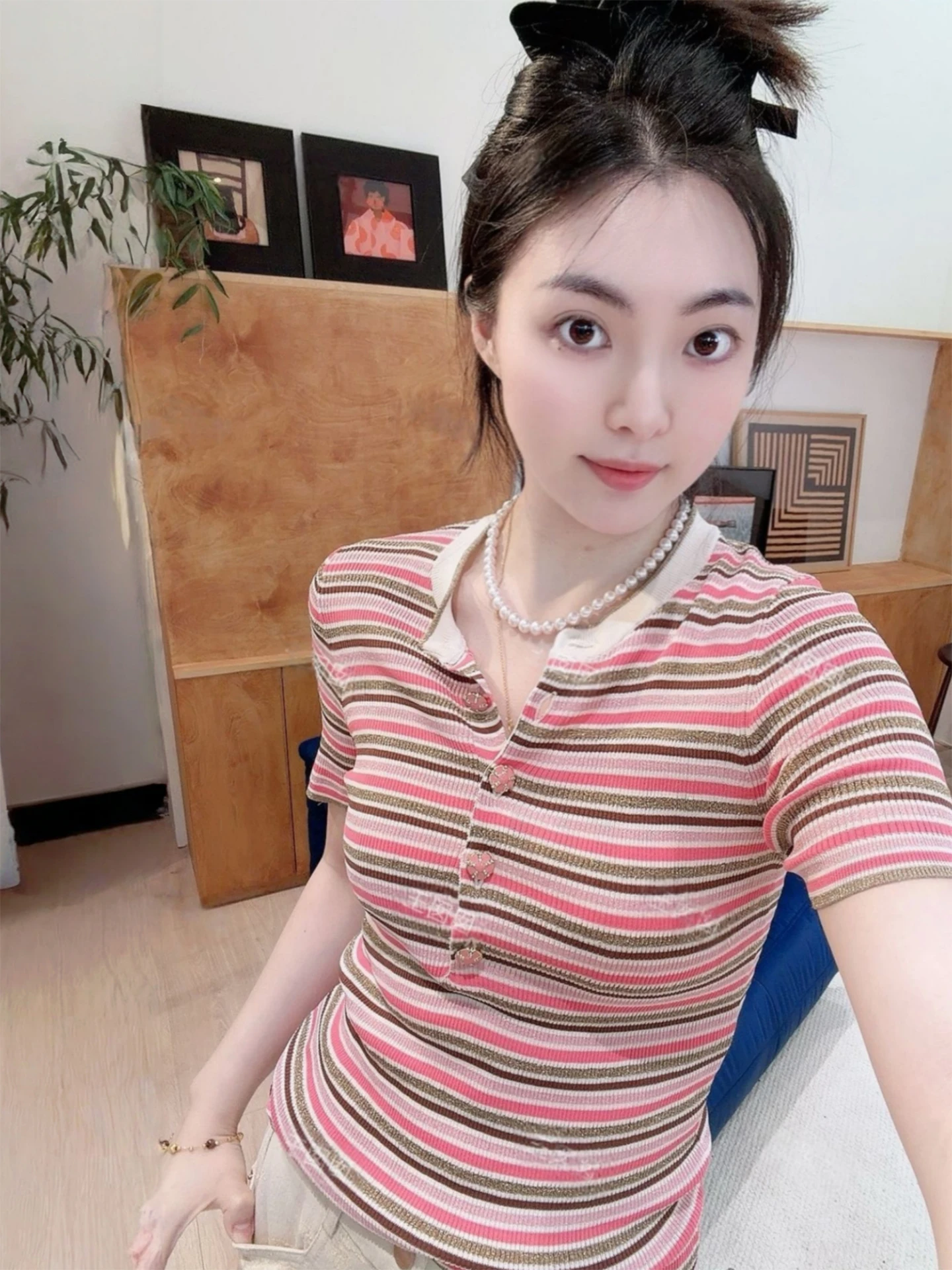 

Блестящая однотонная футболка с коротким рукавом и полосками, персиково-коричневая, повседневная, свободного кроя, женская, модная, весенняя, с блестками