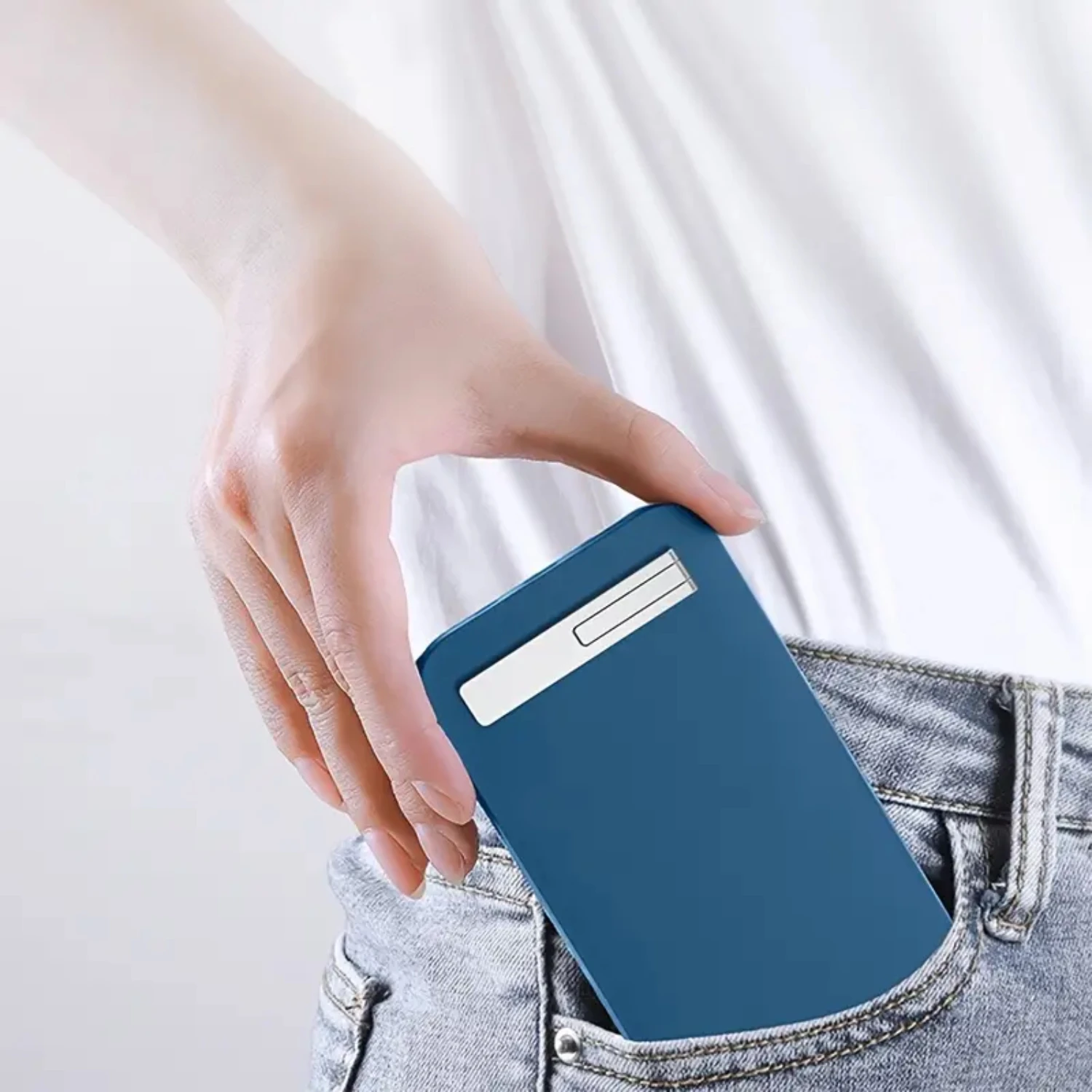 Mini supporto per cellulare pieghevole in metallo invisibile ultrasottile per desktop, compatibile con schermi orizzontali e verticali, non