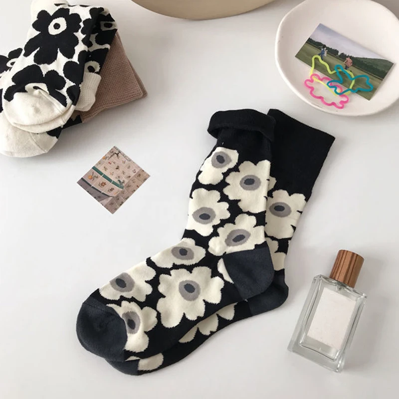 Ins medium ankle socks, floral pattern, plain color, Korean vintage style. for women