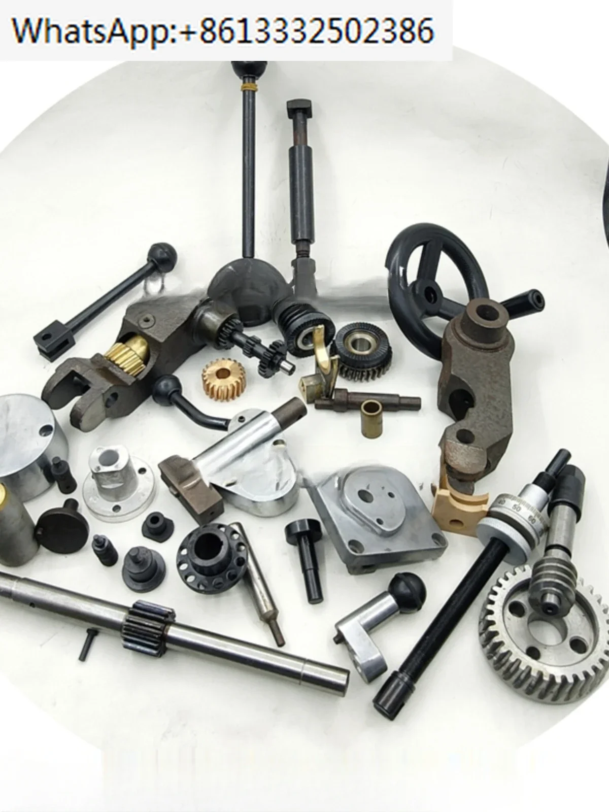 

milling head accessory B fine adjustment screw gong machine automatic feed shaft screw turbine handwheel assembly B74