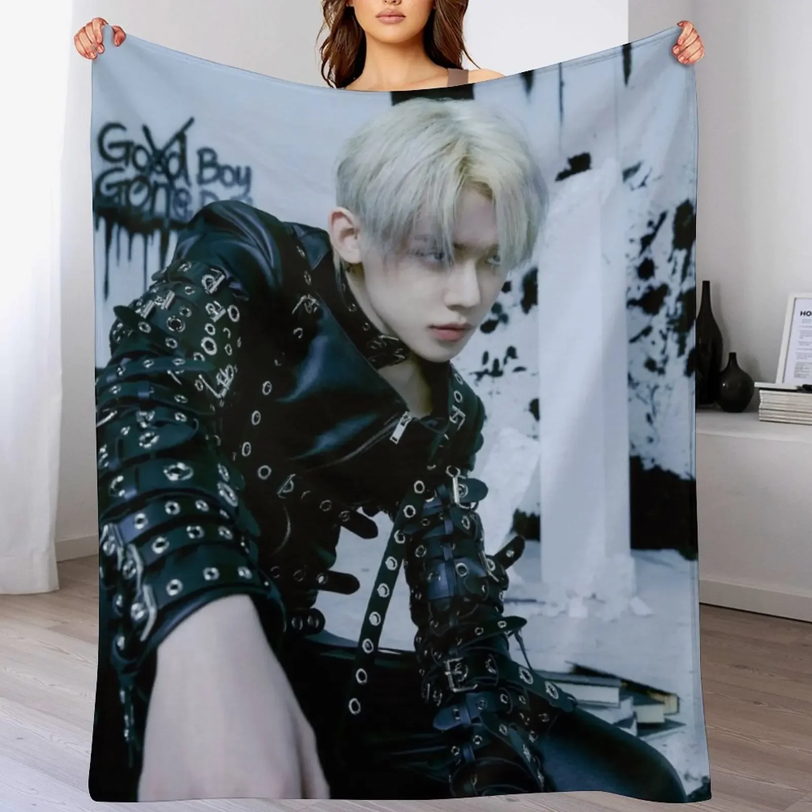 

yeonjun Throw Blanket Beach Comforter Sofa Quilt wednesday Blankets