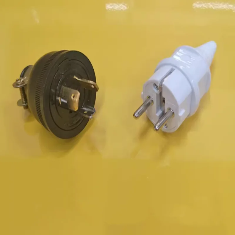 KIPOR GENERATOR SPECIAL OUTPUT PLUG 250V 30A KIPOR IG770 IG1000 IG2000 IG2600 IG3000 IG6000 SPECIAL OUTPUT PLUG 250V 16A