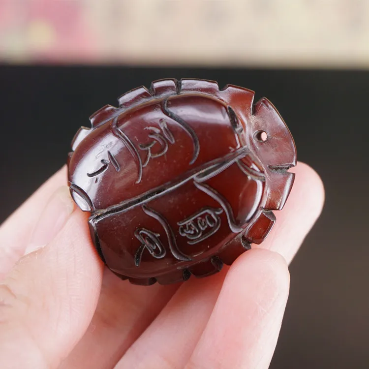 Niujiao Wenqi Carved Turtle Back Rich Jia Tian Xia Pendant Handle