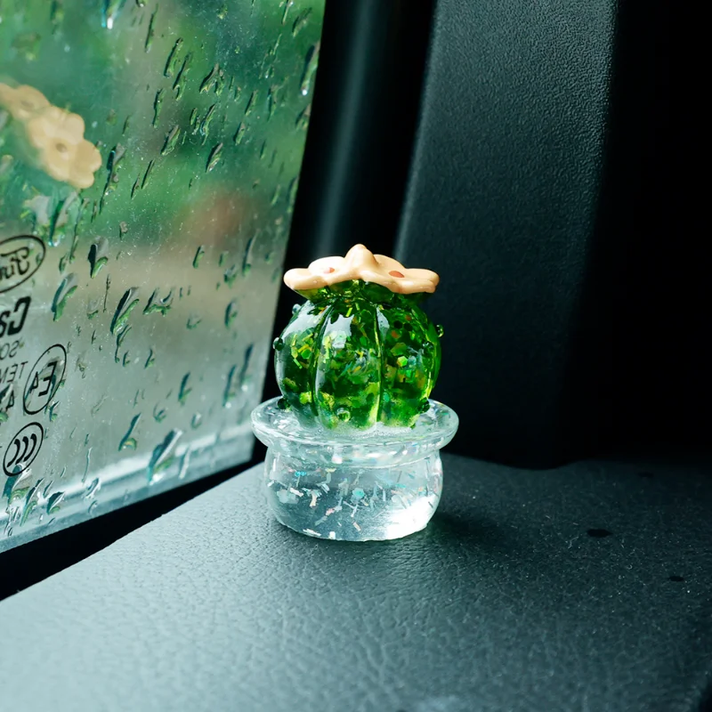 Resin Transparent Crystal Cactus Car Accessories Auto Center Console Ornaments Desktop Dolls Small Gifts Cake Decorations Toys