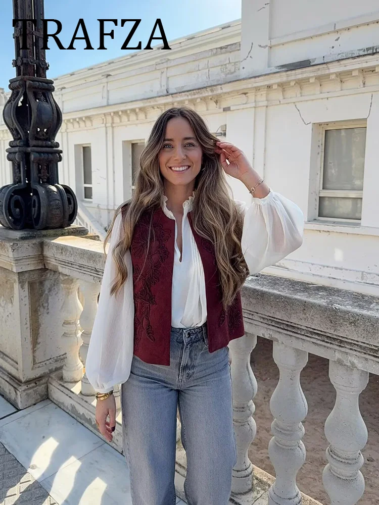 

TRAFZA Women Embroidered Faux Leather Vest Red Round Neck Sleeveless Coat Solid Waistcoat Sweet Short Top 2025 New Spring Tank
