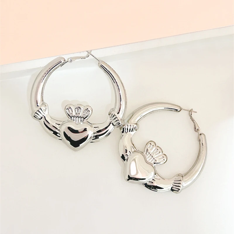 1Pair Advanced Sense Heart Hoop Earrings For Women Girls Simple Fashion Earrings Jewelry Accessories Valentine Day Gifts