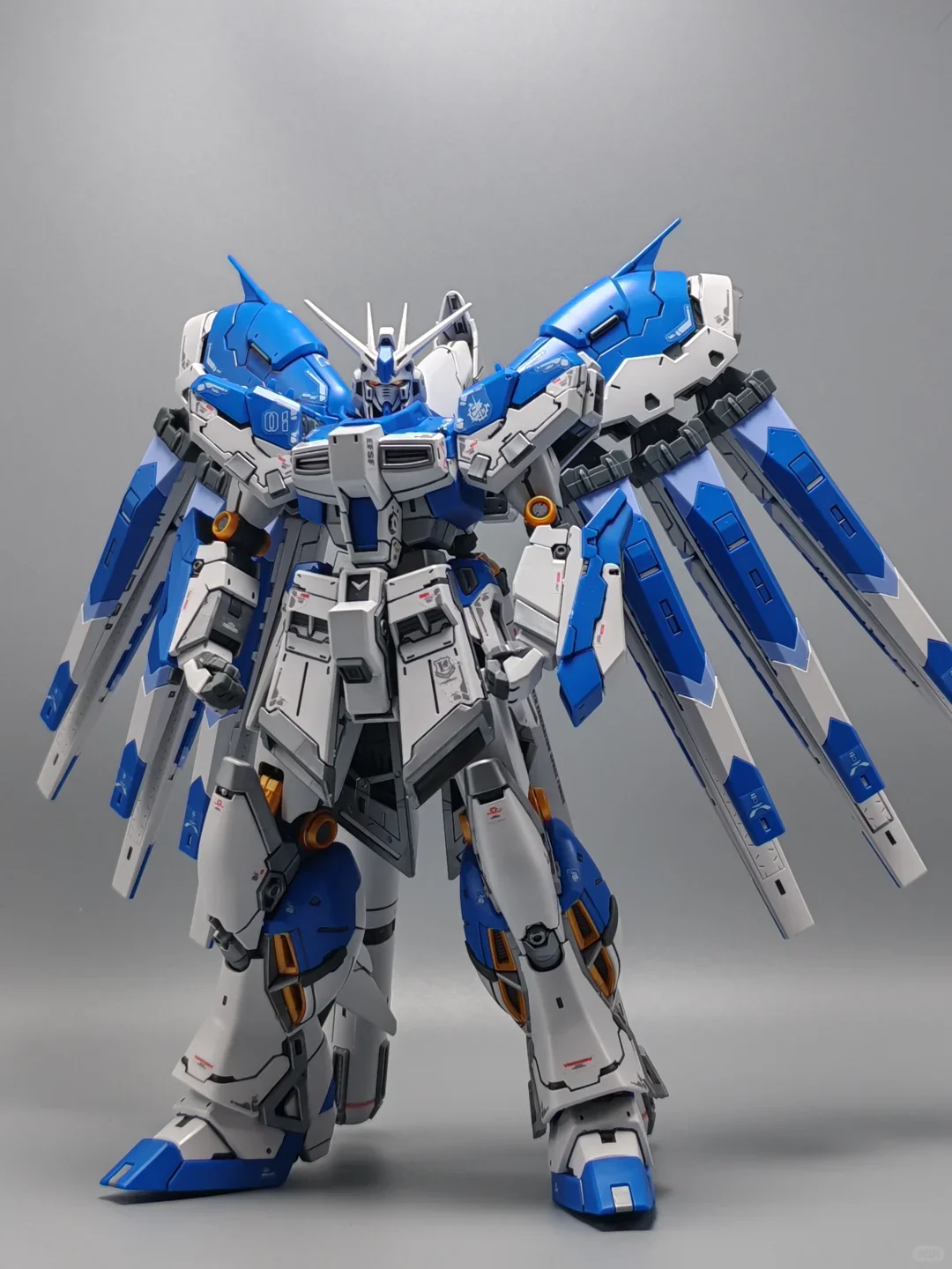 

Сборная модель Bandai Hi-V Action Figure GL Model RG RX-93-V2 1/144, пластиковая модель робота, игрушки, подарки на Рождество