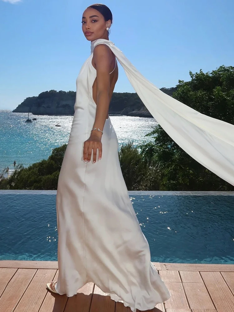 ジュリッサ・モ サテン セクシー バックレス スカーフ ホルターネック レディース マキシ丈ワンピース ホワイト ノースリーブ ハイウエスト スキニー エレガント パーティー イブニングドレス 2025