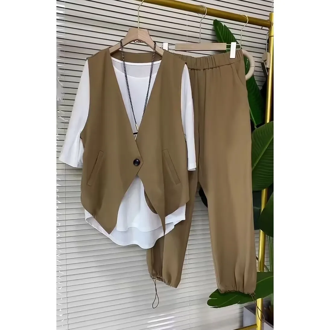 Thickened Casual Cotton Vest T-Shirt Pants Set Women's Fashion Slimming Ensemble Polyester Fiber Winter Season Three-Piece