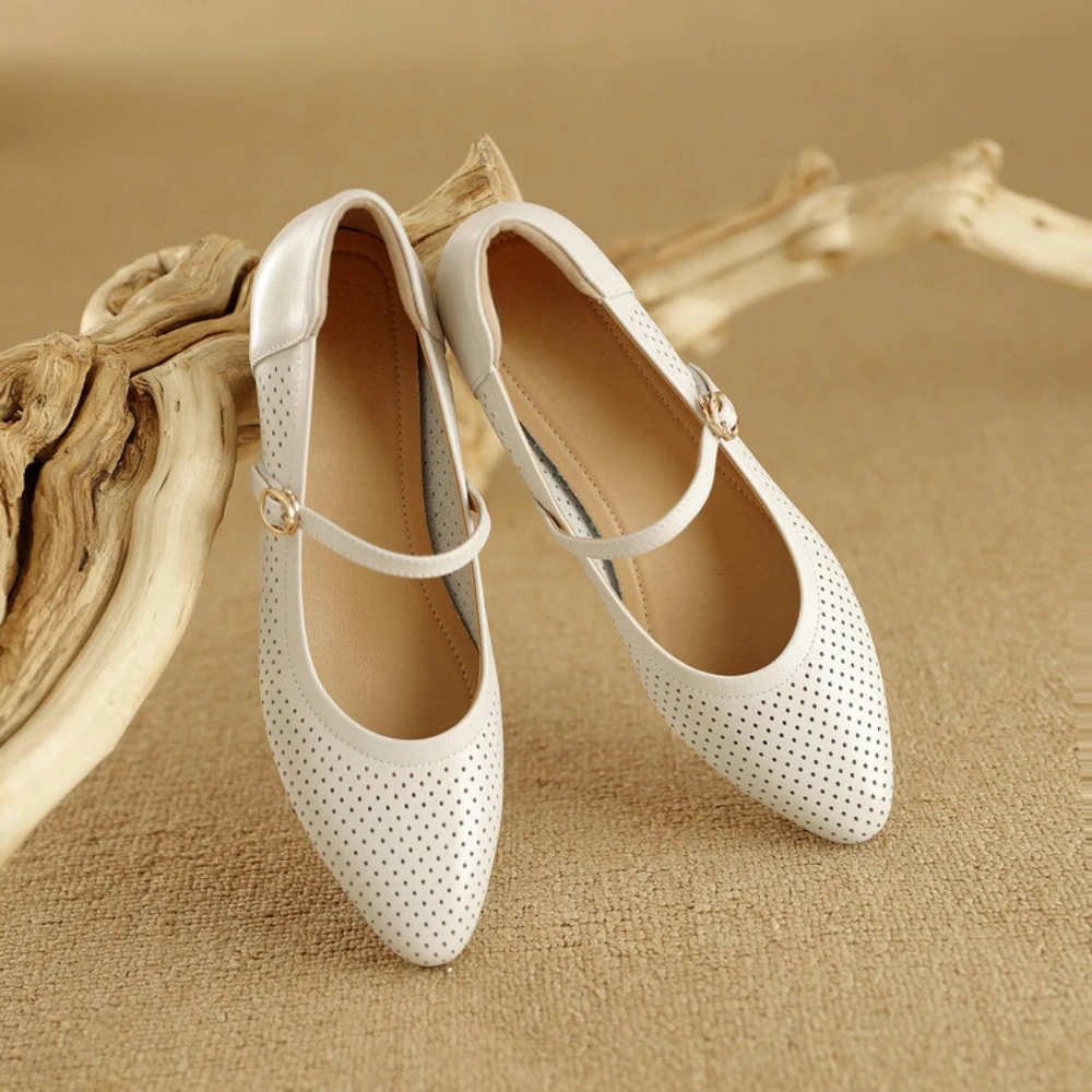 Pointed thick heel shoes for women's spring and autumn new shallow cut leather hollow breathable shoes