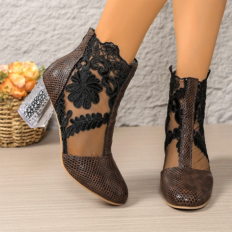 

Spring New Women's Inside Heightened Trouser Boots 2026 Retro Rivet Clip-Toe Roman Cold Boots