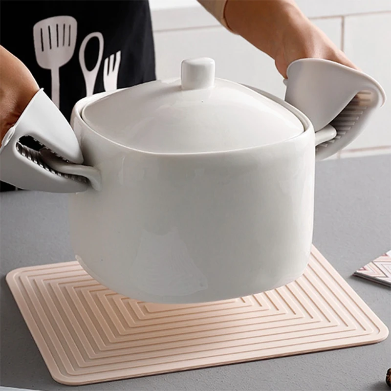 SEWS-Large Silicone Pot Holder Square Thick Heat Insulation Pad Non-Slip Corrugated Kitchen Table Mat