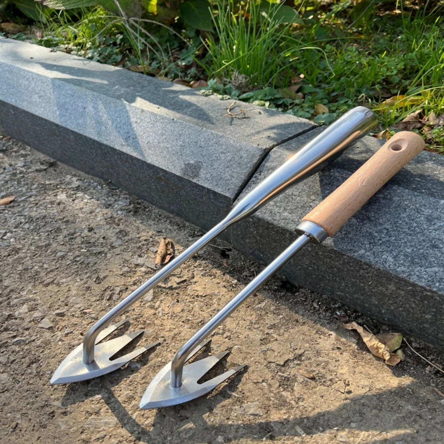 

Gardening Hoe Stainless Steel Grass Root Pulling Tools Loosening Soil Weeding Rake Agricultural Small Hoe
