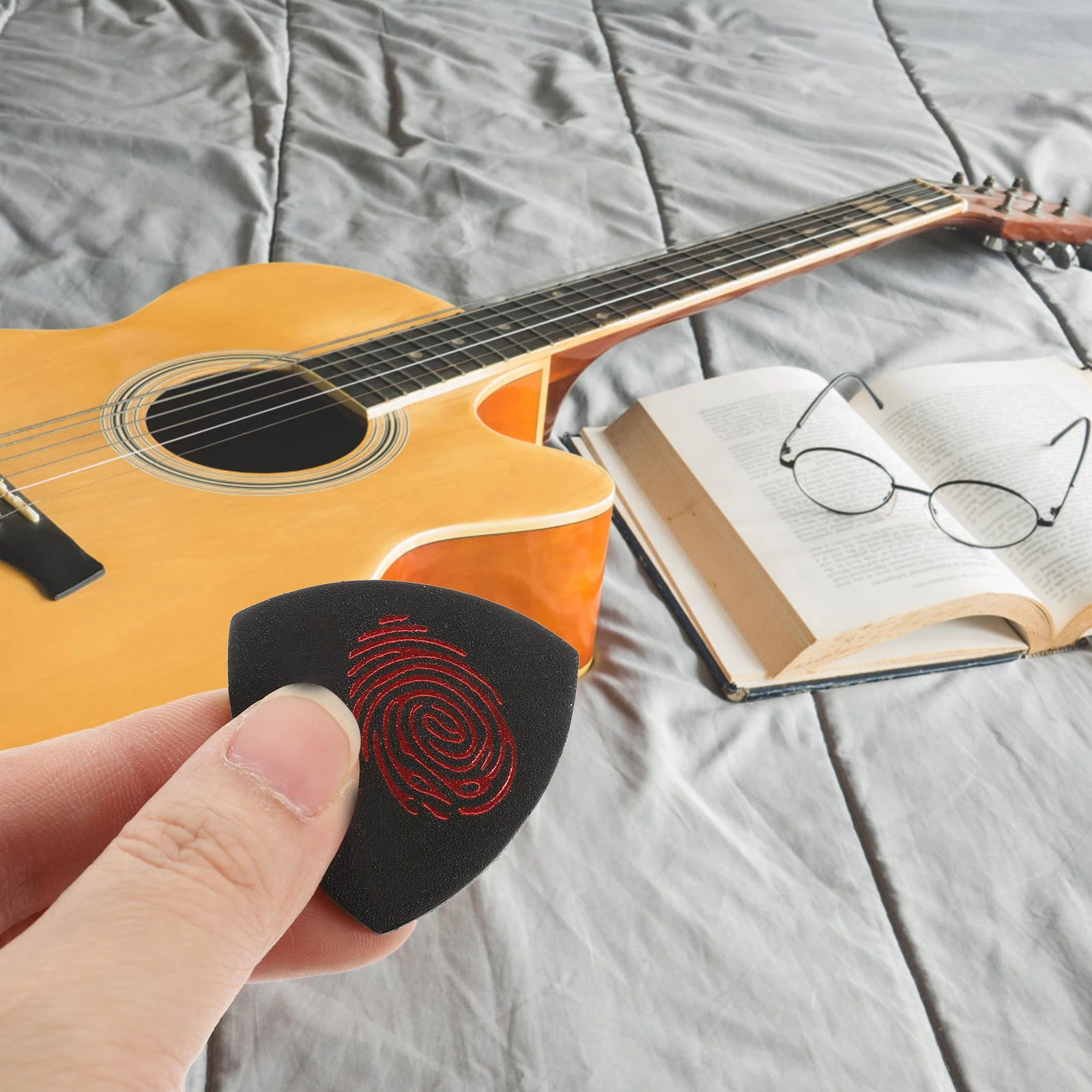 

3 pcs Guitar Picks Durable Ukulele Replacement Plectrums Fine Craftsmanship Exquisite Music Instrument Accessories For