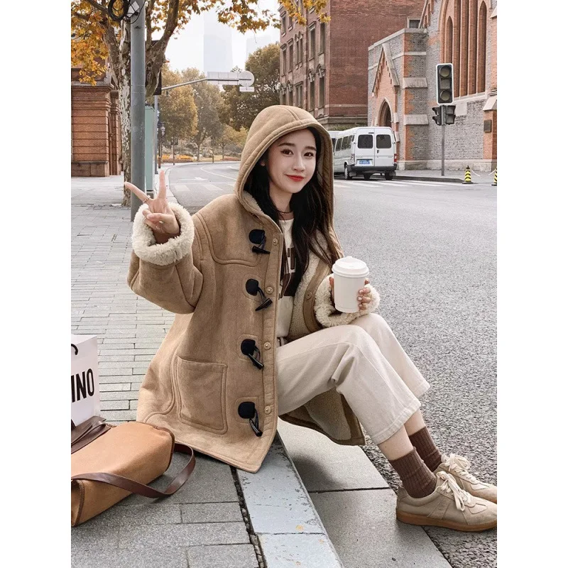 

Lamb Wool Jacket Winter Coat Woman Corduroy Trucker Elbow Patches Collegiate Style Ribbed Trim Details Utility Pockets Front Ins