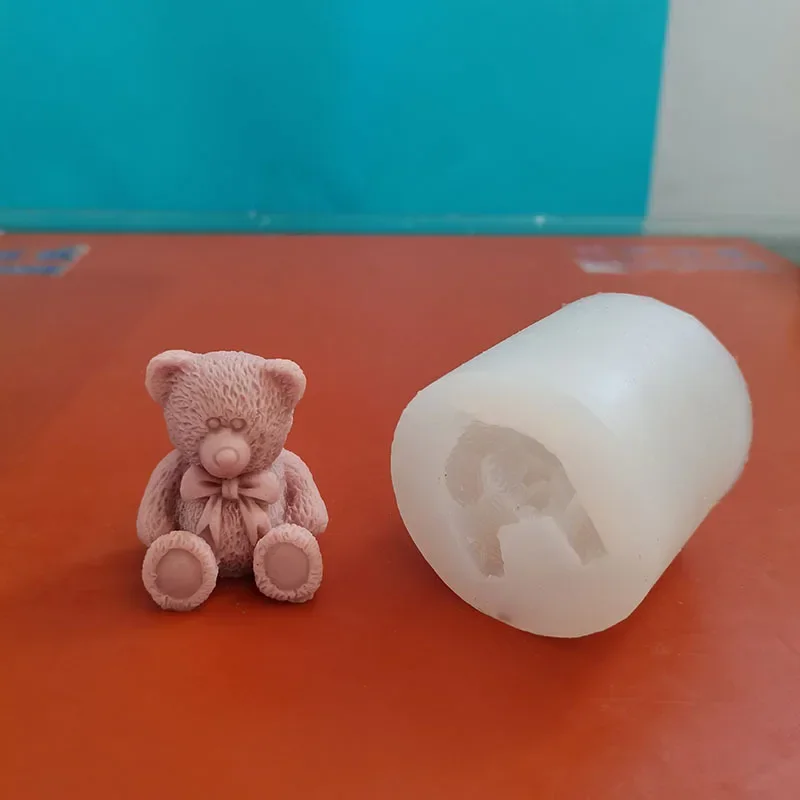 Korean Style Little Bear Mold Fat Pier Bear Candle Silicone Mold DIY Aromatherapy Gypsum Decoration Sitting Bear Mold 8303