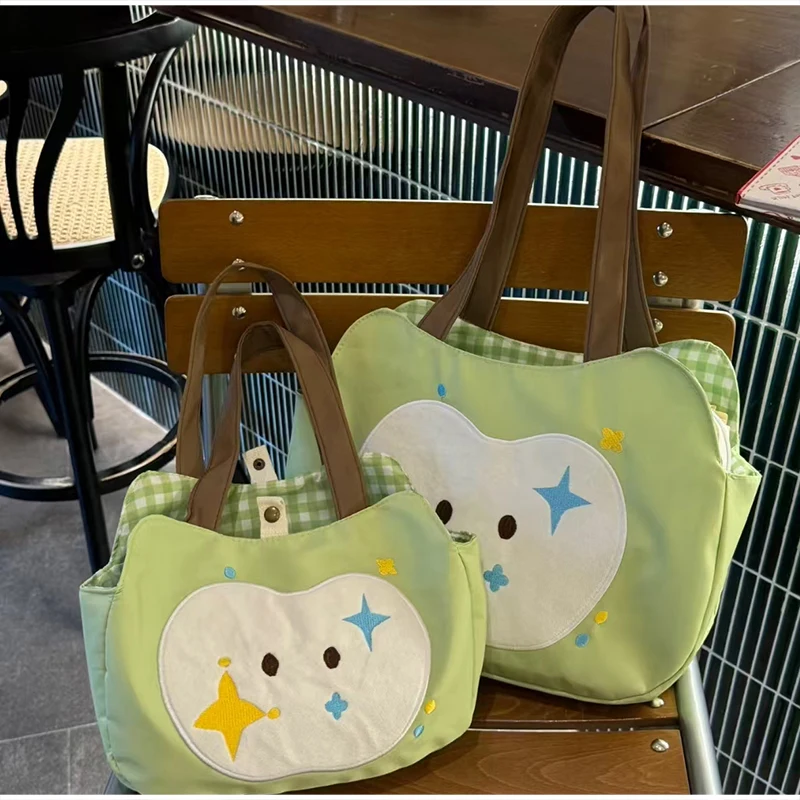 Apfel-förmige Umhängetasche, Damenhandtasche, Niedliche Leichte Kompakte Tasche für Reisen, Einkaufen & Freizeitausflüge, Druckknopfverschluss – Detail 10