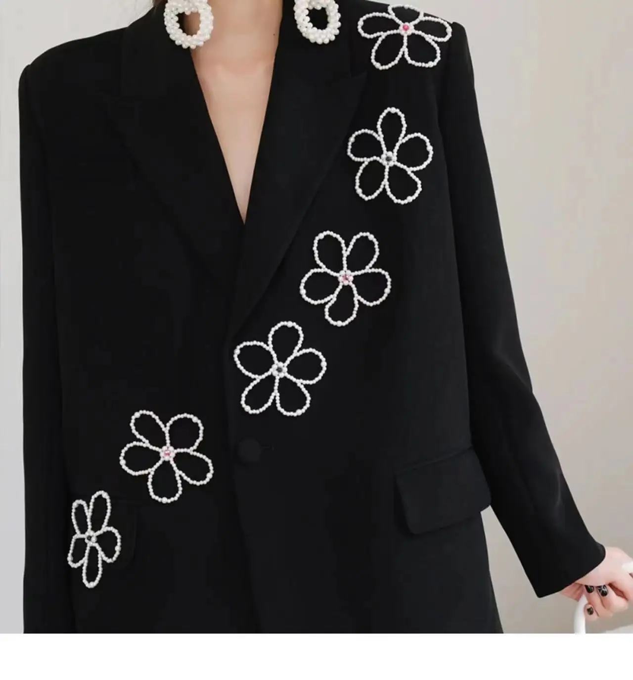 Vintage Pearl Flower Decoration Black Silhouette Suit Coat Design Sense women\'s Autumn New Casual Versatile Blazer sciolto