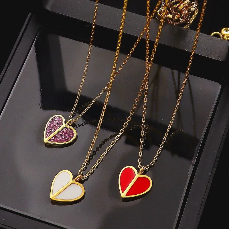 

2025 Cute Sweet Love Charms Enamel Necklace Retro Oil-dripping Crafts Fashionable Classic Versatile Collarbone Chain for Women