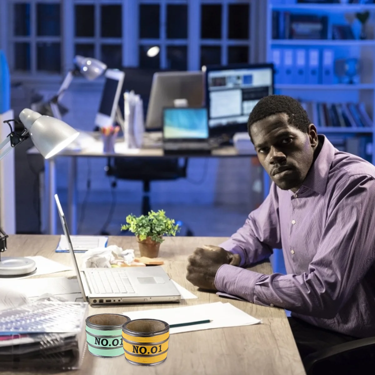 

Retro Ashtray Cigarette Butt Container Bar Ornaments Smoking Ash Tray Creative Ashtray