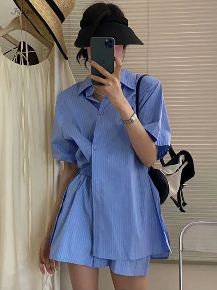 

Casual Stripe Short Sleeve Blouse Women And Elastic Waist Shorts Two Piece Set 2024 New Fashion Loose Shirts Summer Suit