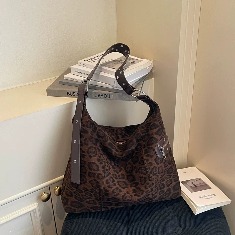 Vintage Faux Suede Leoprad Tote Bags for Women 2026 Autumn Zipper Commuter Underarm Bags Lazy Style Frosted One Shoulder Bag