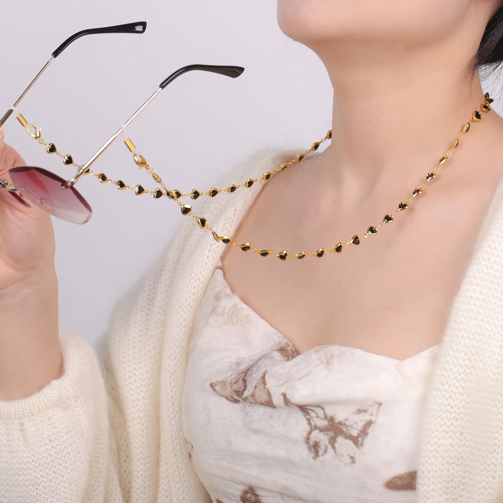 Skyrim Farbige Kristall-Herzförmige Brillenkette aus Edelstahl, Damen-Sonnenbrillenkette, Modischer Bohemian-Schmuck – Detail 5