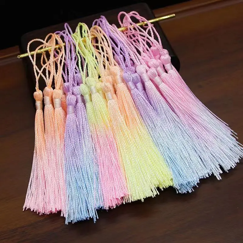 50 Stück fluoreszierende Farbverlaufsquasten Polyester Seide handgefärbte Quaste DIY Lesezeichen Anhänger Schmuckherstellung Kleidung Hochzeit D – Detail 8
