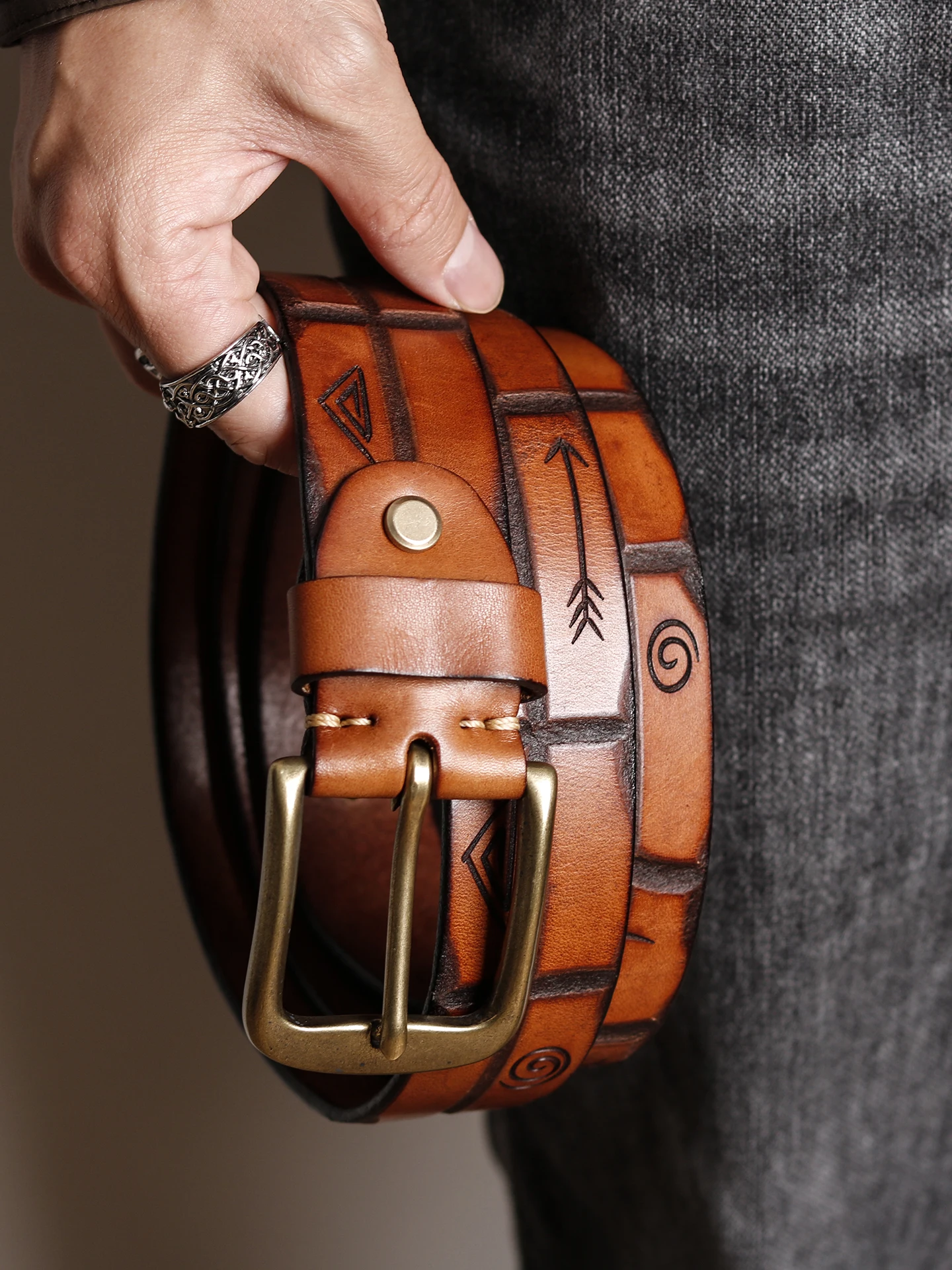 handmade-carved-leather-belt-for-men-copper-buckle-top-layer-cowhide-versatile-with-jeans-vintage-style-fashionable-waist-belt