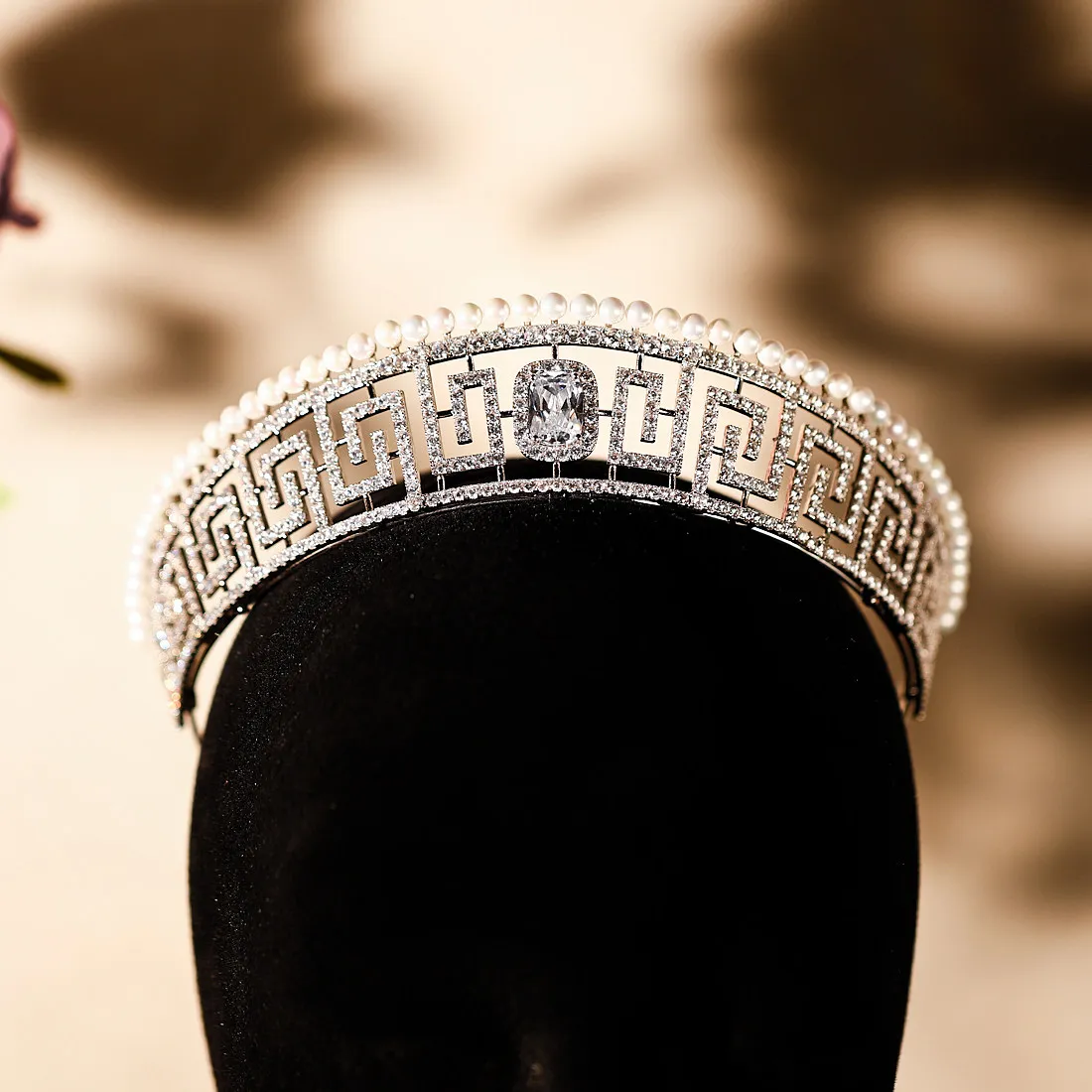 

French and American Pearl Wedding Dress Queen's Hair Crown Headwearb Grand Retro Royal and Luxuri