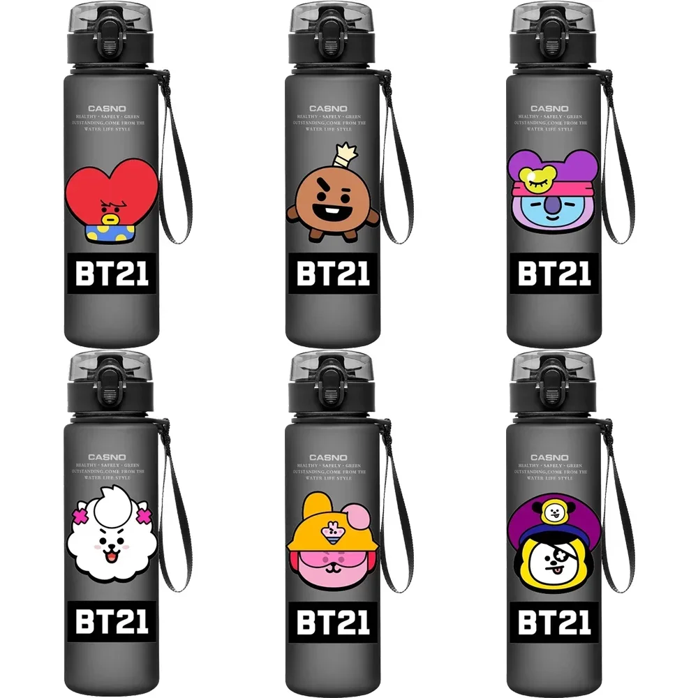 كارتون BT21 كوب أسود 560 مللي RJ تشيمي كوكي أزرق مائي بلوري بلاستيك محمول رياضي سعة كبيرة كوب ماء أنيمي هدية للأطفال