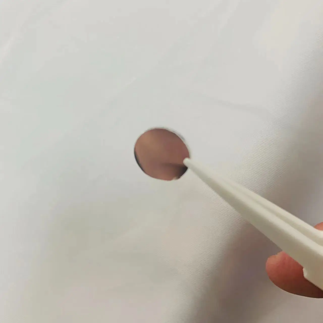 قطر 12.7 مللي متر و 1 مللي متر سميكة 785nm IR شريط ضيق تمرير مرشح الزجاج لليزر