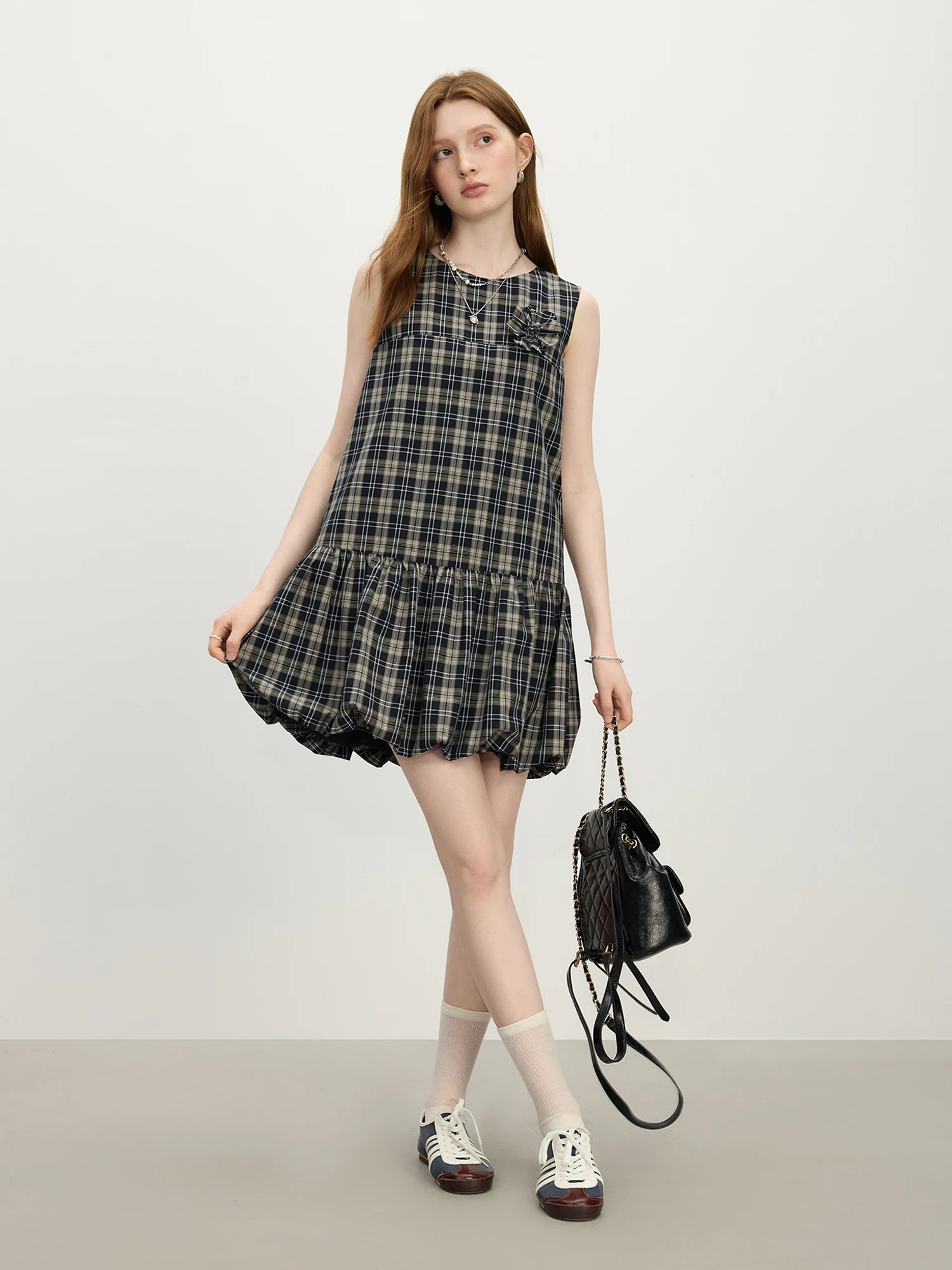 FSLE-vestido tridimensional a cuadros con brotes de flores para mujer, minivestido pequeño sin mangas de corte a, verano 2025, 25FS12393