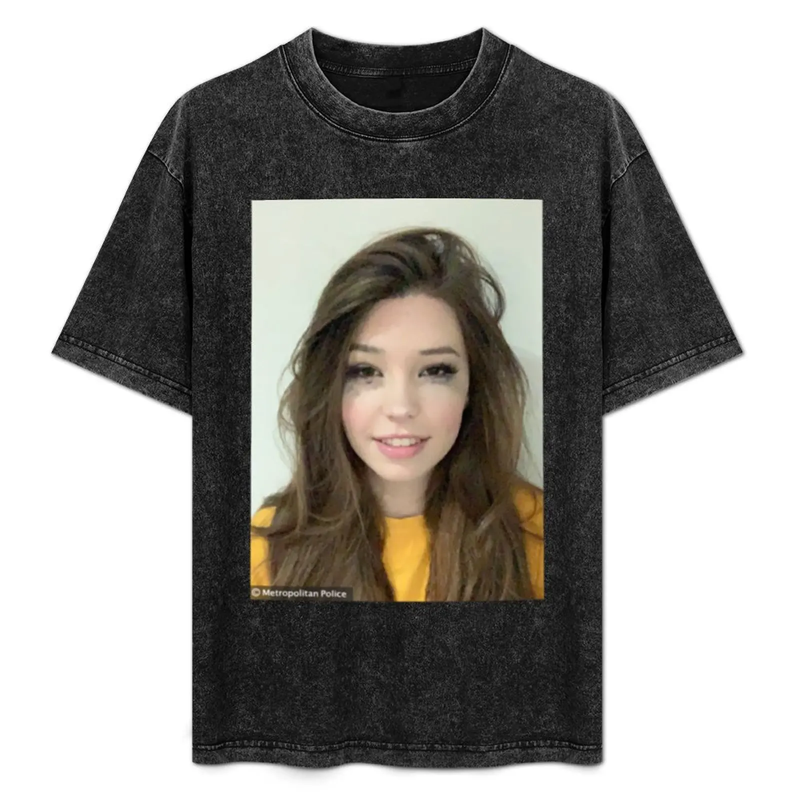 

Belle Delphine Mugshot T-Shirt Lightweight Gym Training T-Shirt
