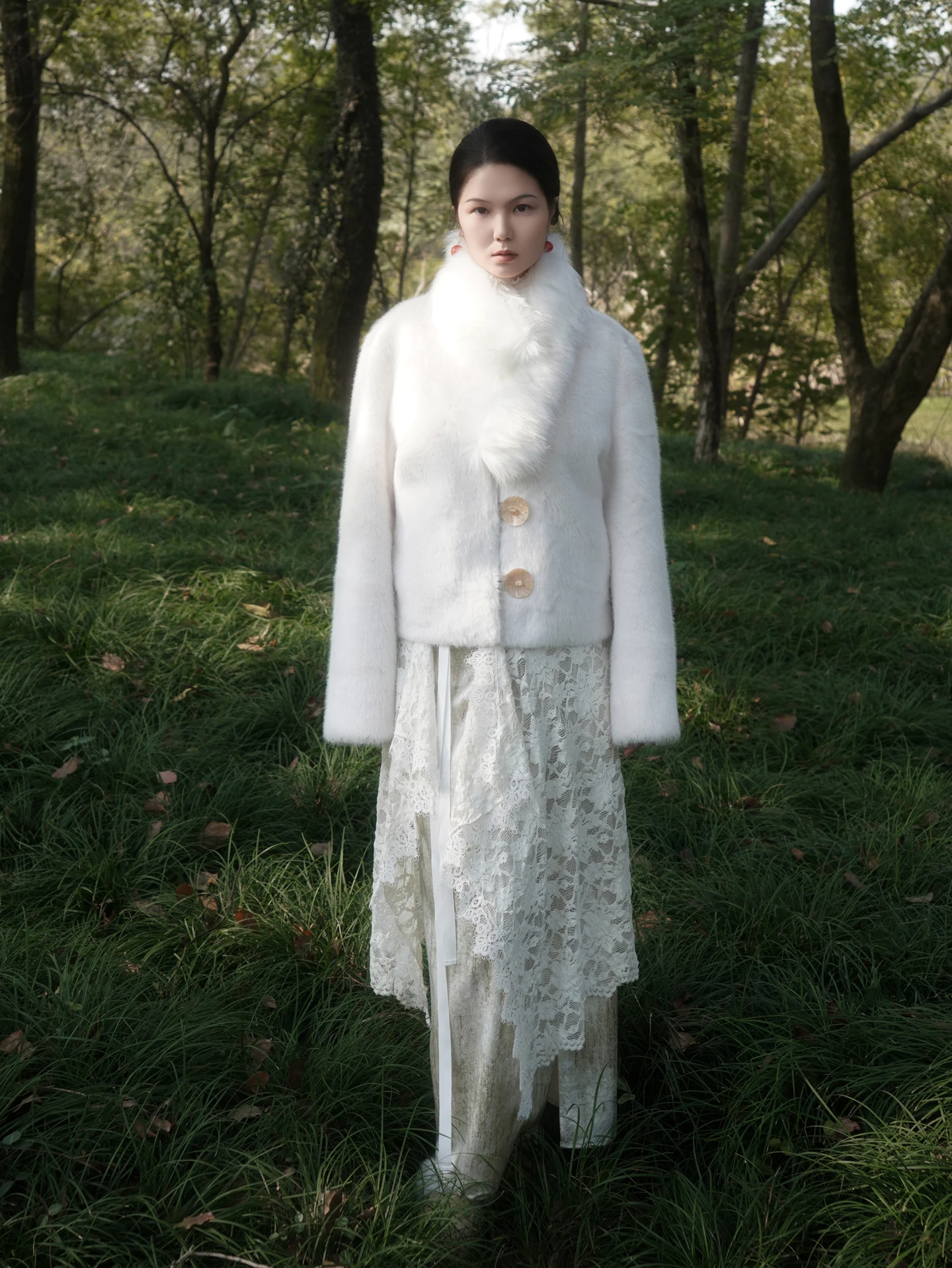 

Экологичная верхняя одежда из меха с элементами кожи для тепла и уюта осенью и зимой, высококачественный оригинальный дизайн, молодежная мода